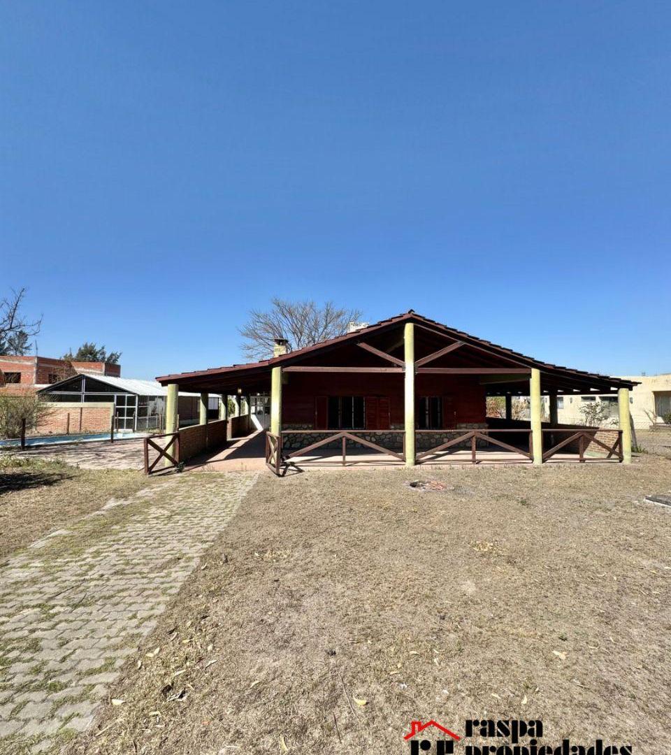 Casa tres dormirios + Cabaña dos dormitorios en Venta en 1500 m² de terreno