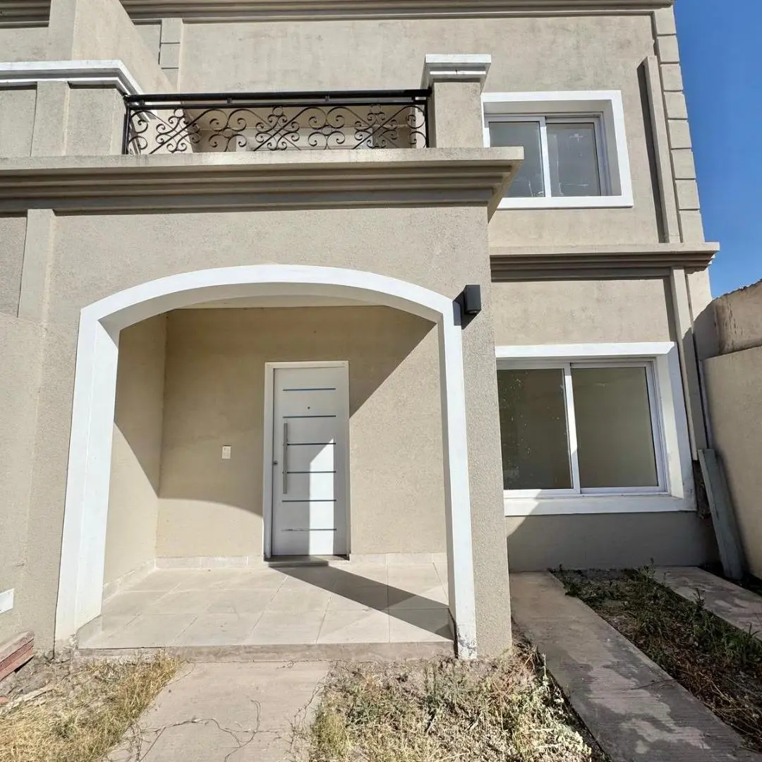 Duplex en venta a estrenar, con 3 habitaciones (1 suite) en Villa Rebeca 4