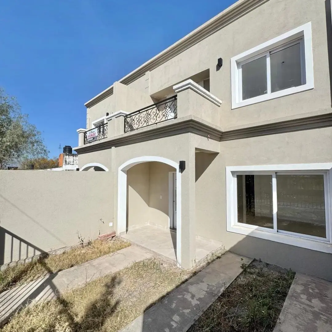 Duplex en venta a estrenar, con 3 habitaciones (1 suite) en Villa Rebeca 2