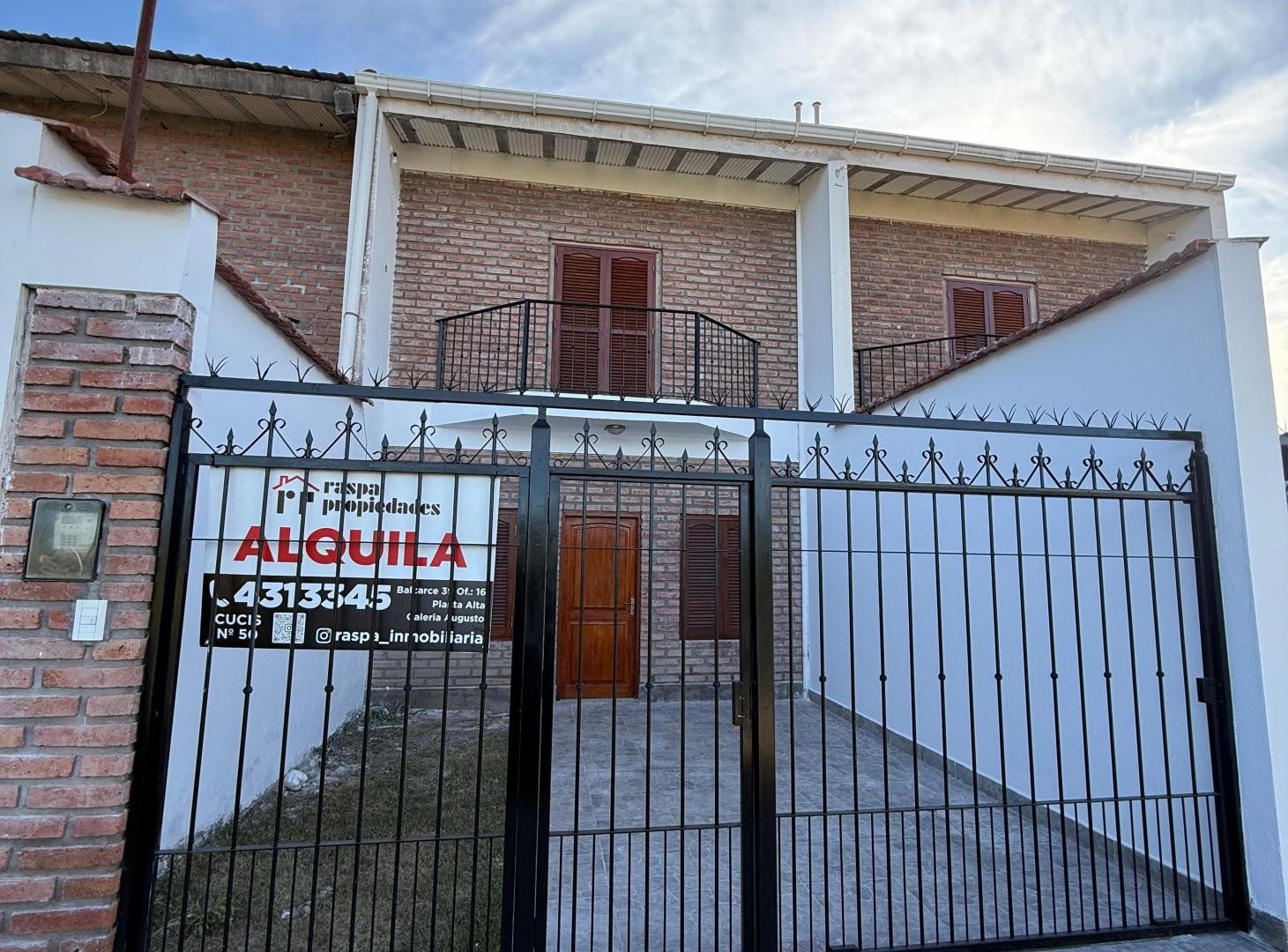 Duplex de 130 m² con 2 dormitorios en alquiler en B° San Benjamin