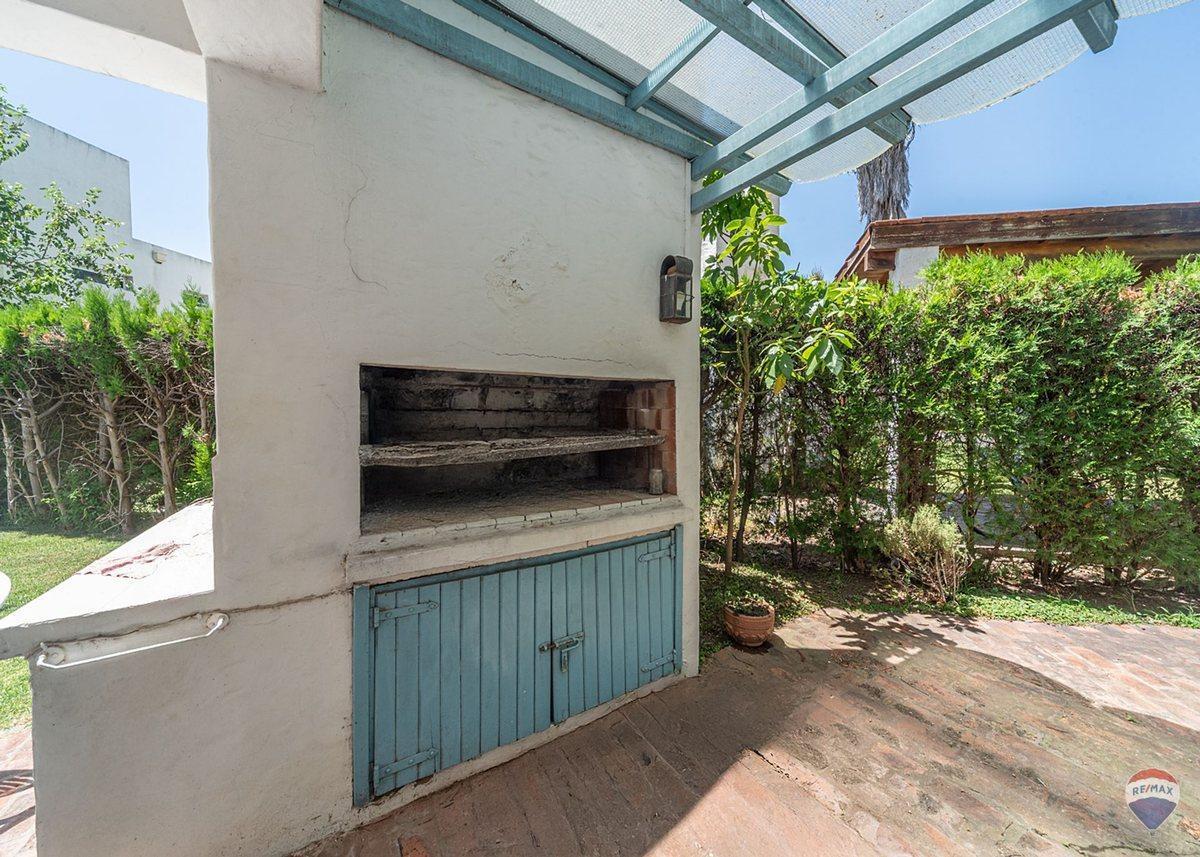 Venta Casa 4 ambientes en el Country Loma Verde