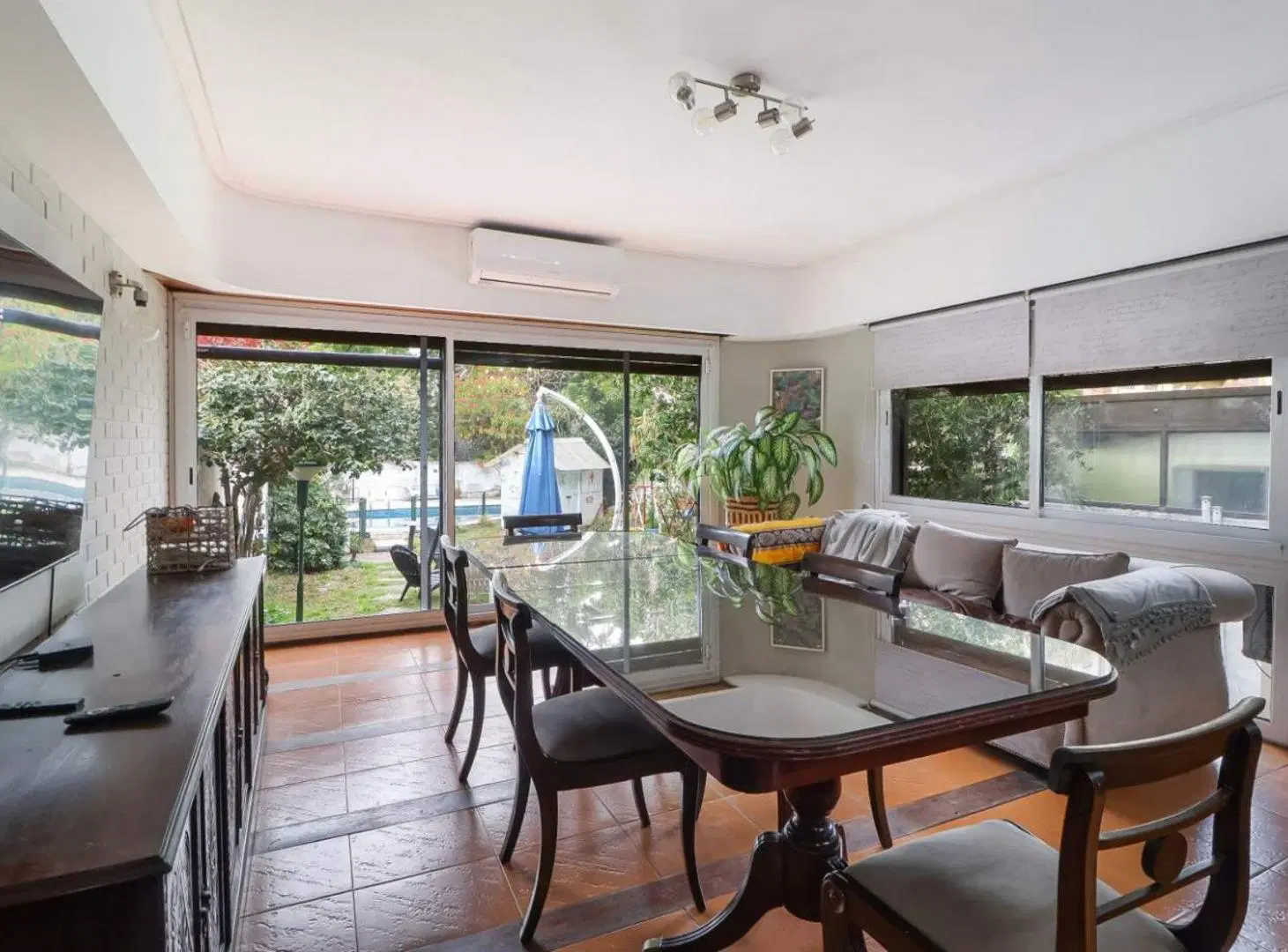 VENTA Casa 6 amb Olivos Parque Cocheras Pileta 2