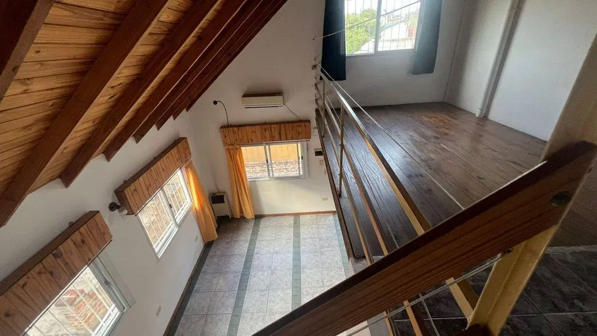 VENTA CASA MULTIFAMILIAR MORENO 323 MTS DE TERRENO 3