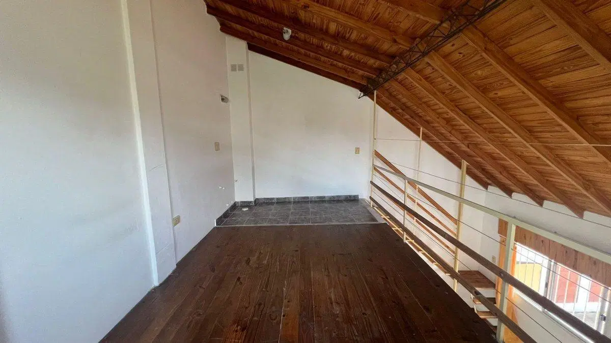 VENTA CASA MULTIFAMILIAR MORENO 323 MTS DE TERRENO 5