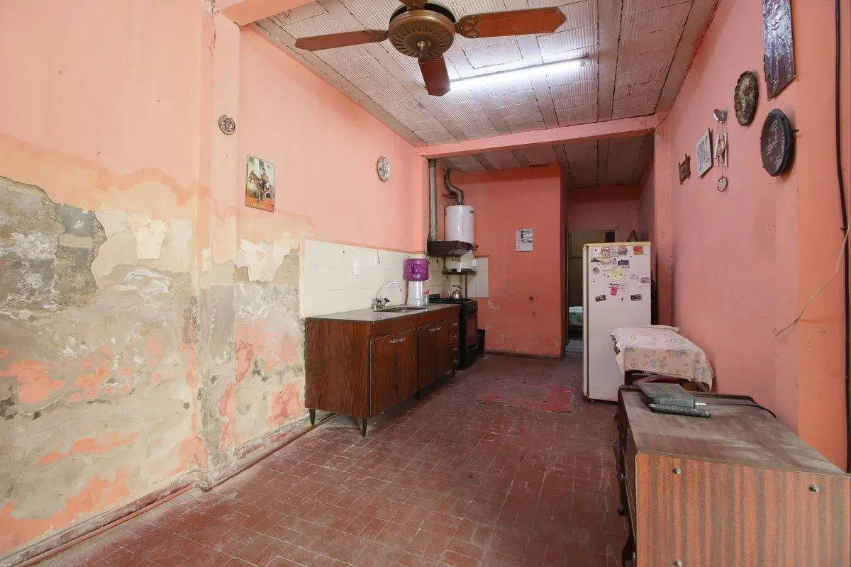 venta casa 4 amb a reciclar ( OP0RTUNIDAD) 5