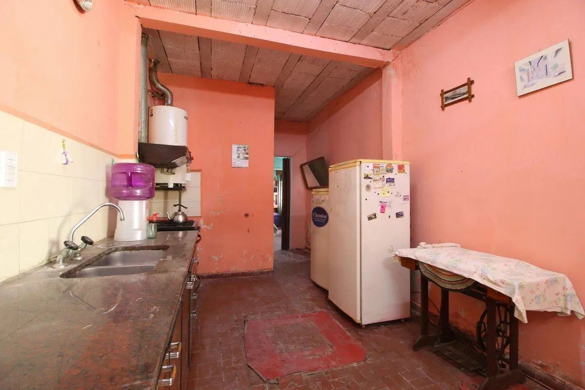 venta casa 4 amb a reciclar ( OP0RTUNIDAD) 5