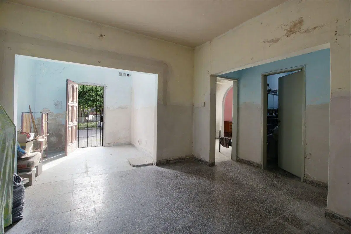 venta casa 4 amb a reciclar ( OP0RTUNIDAD) 2