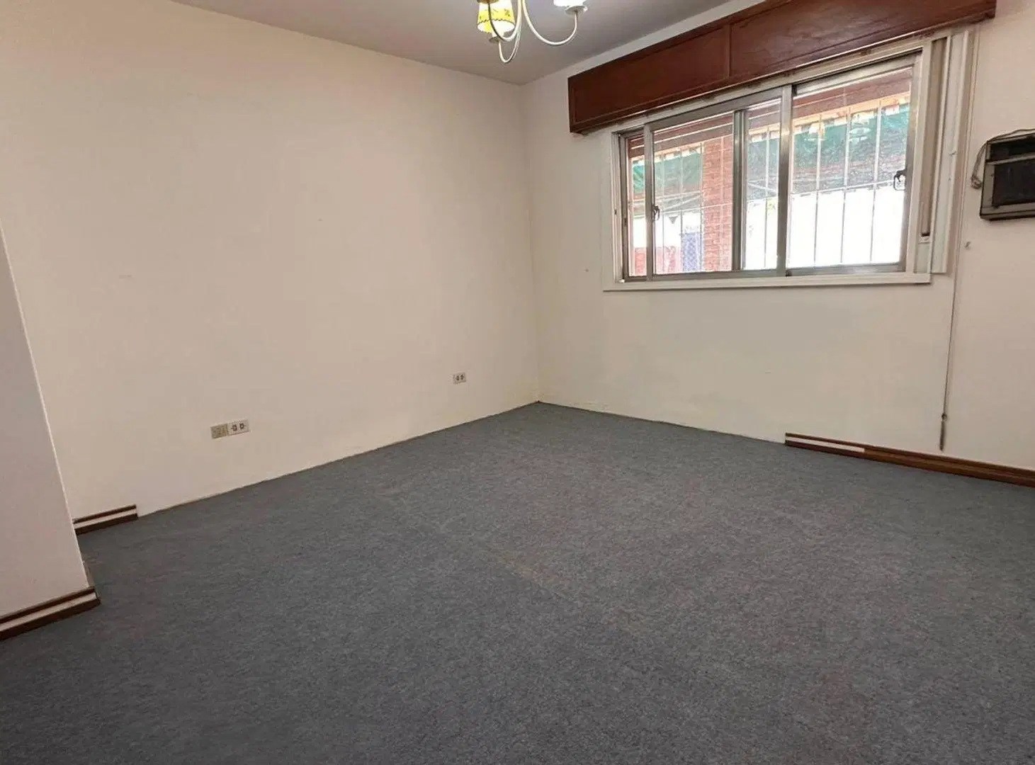 VENTA CASA 4 AMBIENTES EN PILAR 5