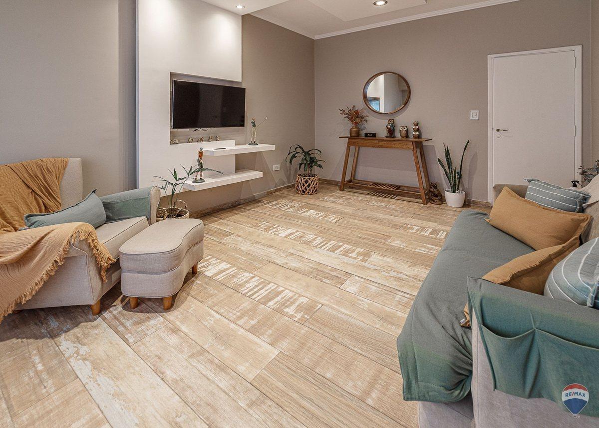 Foto de VENTA CASA CON PILETA EN ITUZAINGO, imagen 1