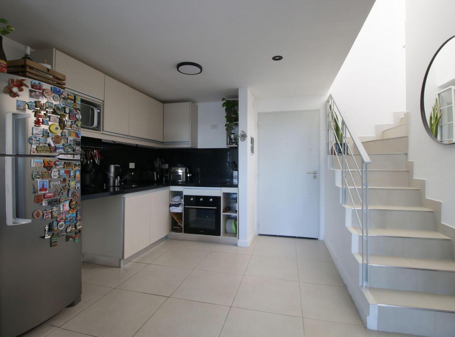 Foto de Departamento dúplex 3 amb. con terraza y cochera, imagen 4