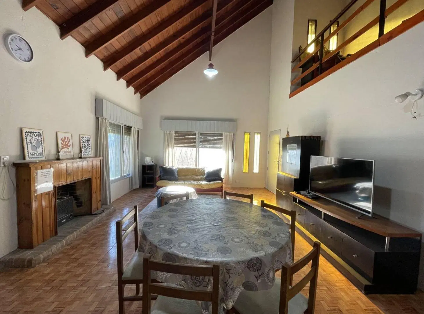 Venta Casa 4 Ambientes con Piscina y Cochera 4