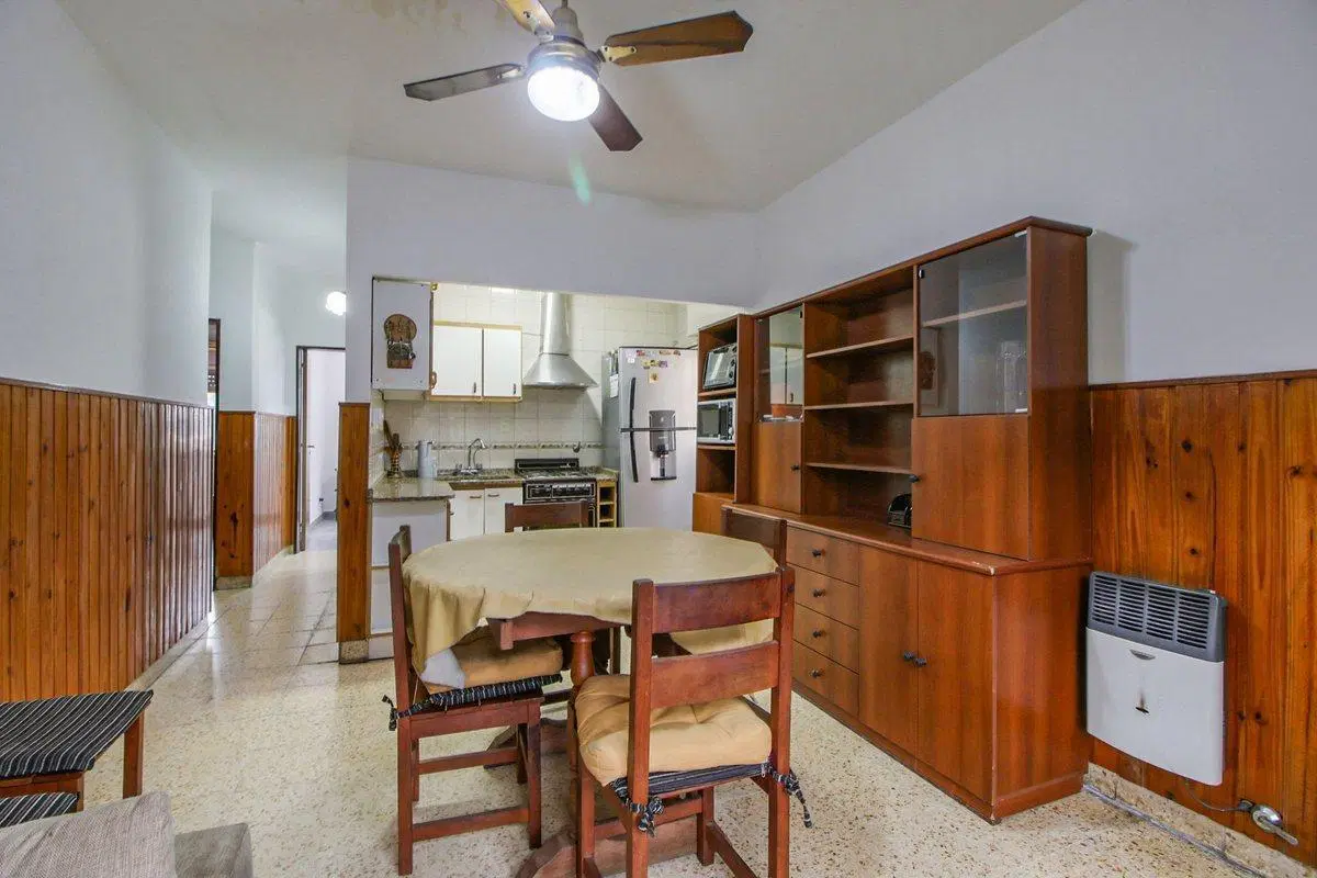 Venta lote 2 casas de 4 amb + quincho y cochera 1