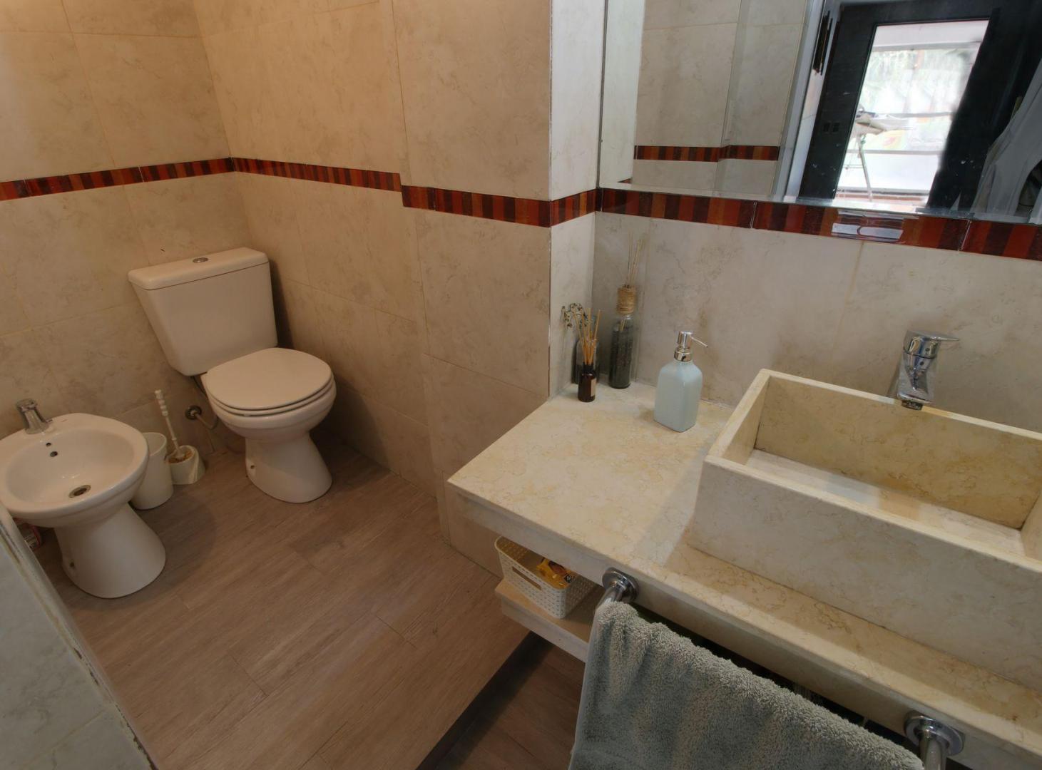 Foto de Venta casa 6 amb, pileta, quincho, jardín, jacuzzi, imagen 4