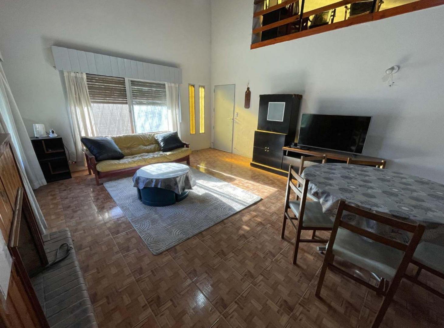 Foto de Venta Casa 4 Ambientes con Piscina y Cochera, imagen 3