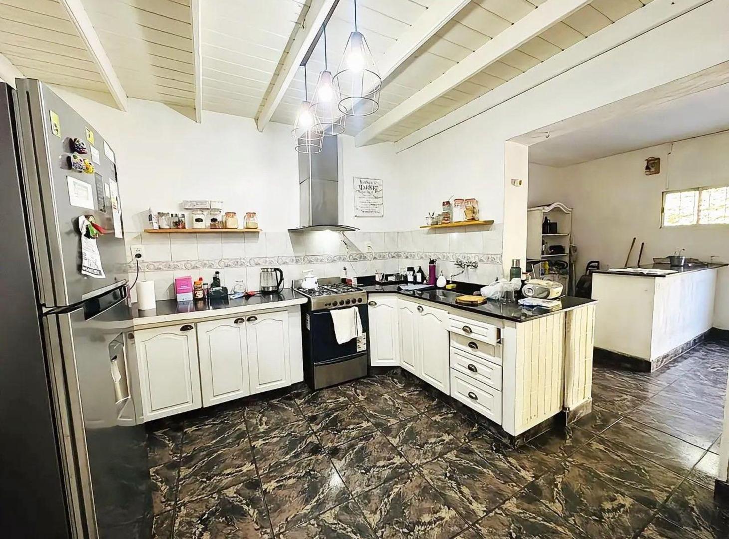 Foto de Venta casa 5 amb c/ cochera, terraza ,patio., imagen 4