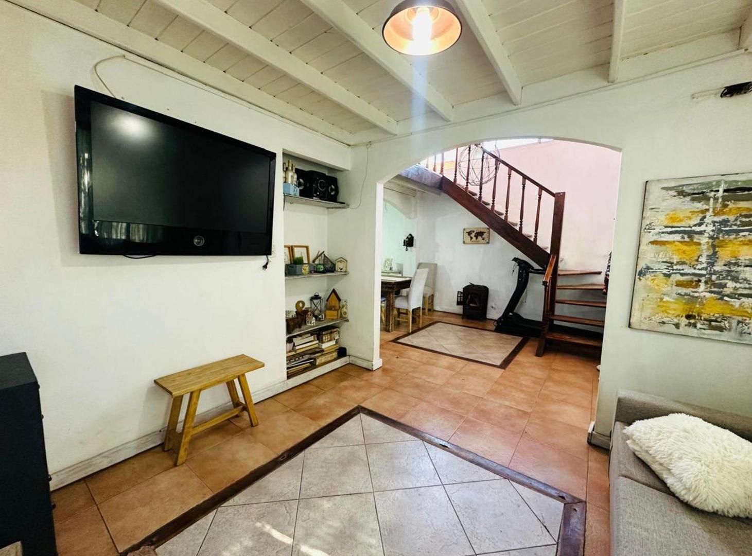 Foto de Venta casa 5 amb c/ cochera, terraza ,patio., imagen 3