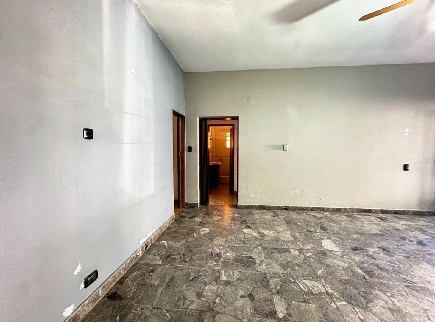 Foto de VENTA PH 3 amb + dpto de 2 amb c/cochera y patio, imagen 1