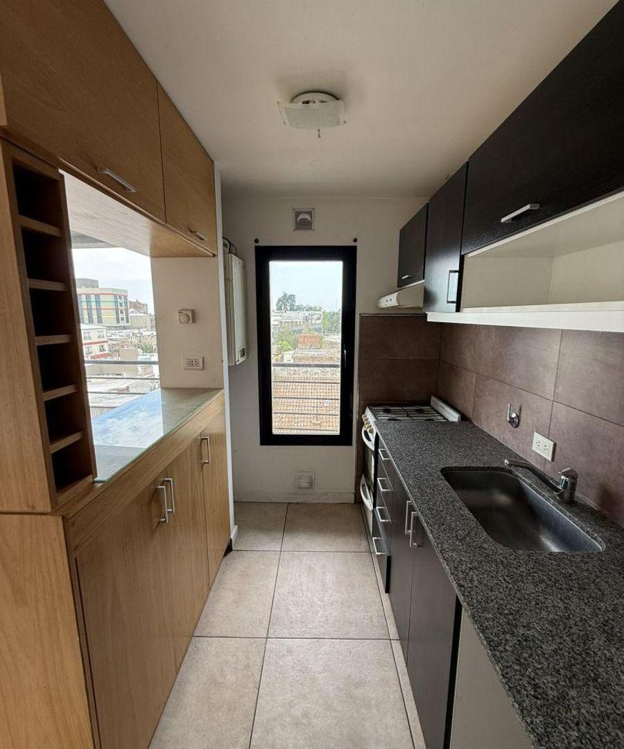 Foto de Departamento centrico 3 ambientes con cochera, en venta, imagen 2
