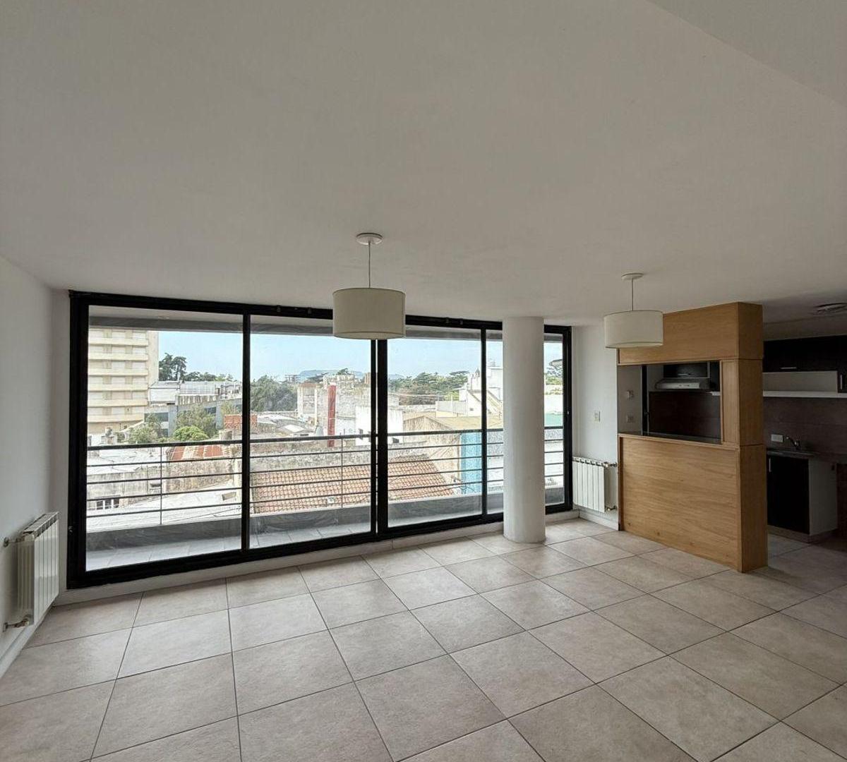 Departamento centrico 3 ambientes con cochera, en venta
