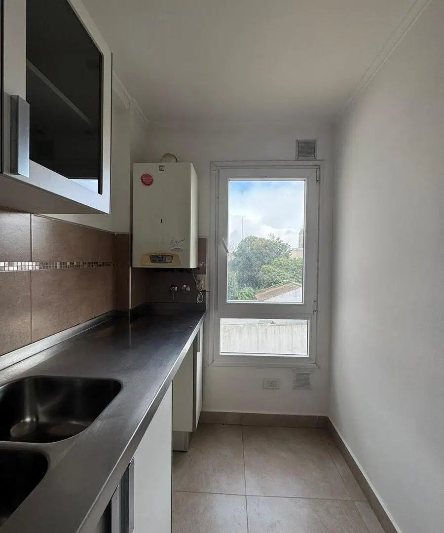 Departamento 2 Ambientes en Alquiler en Balcarce Centro | Muy Luminoso | Expensas Incluidas 2