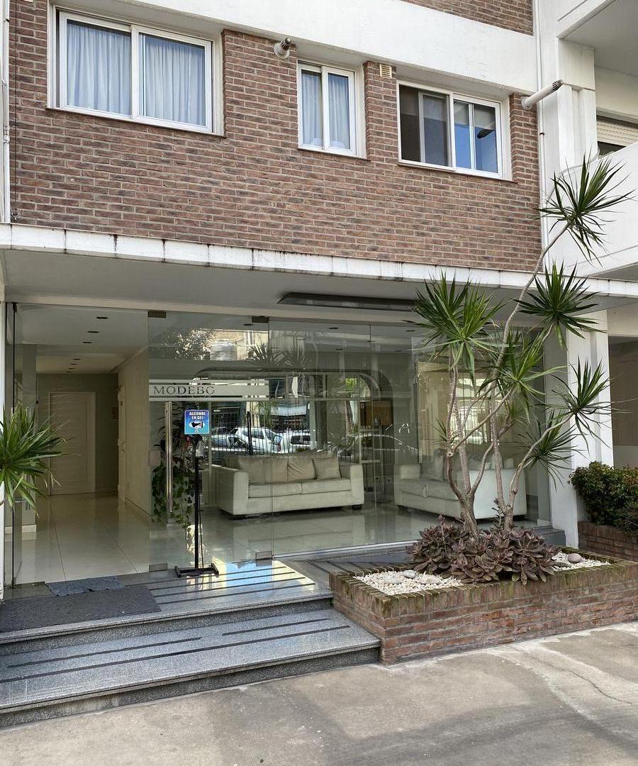 Departamento de 3 ambientes con cochera