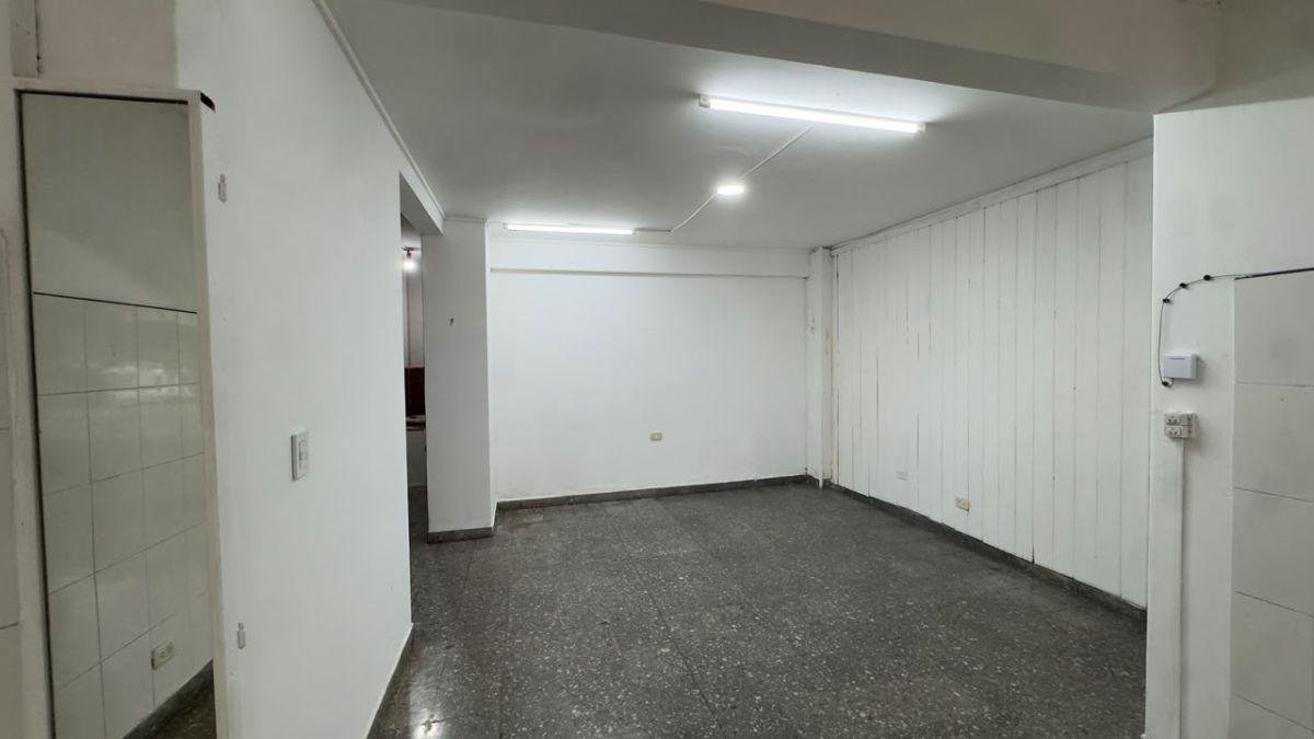 Foto de Local Comercial de mas de 50 m2 en Calle 60 e/ 8 y 9, imagen 5