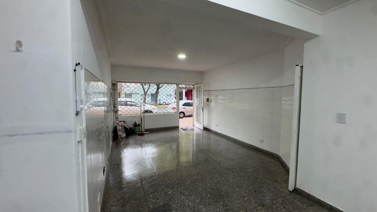 Foto de Local Comercial de mas de 50 m2 en Calle 60 e/ 8 y 9, imagen 1
