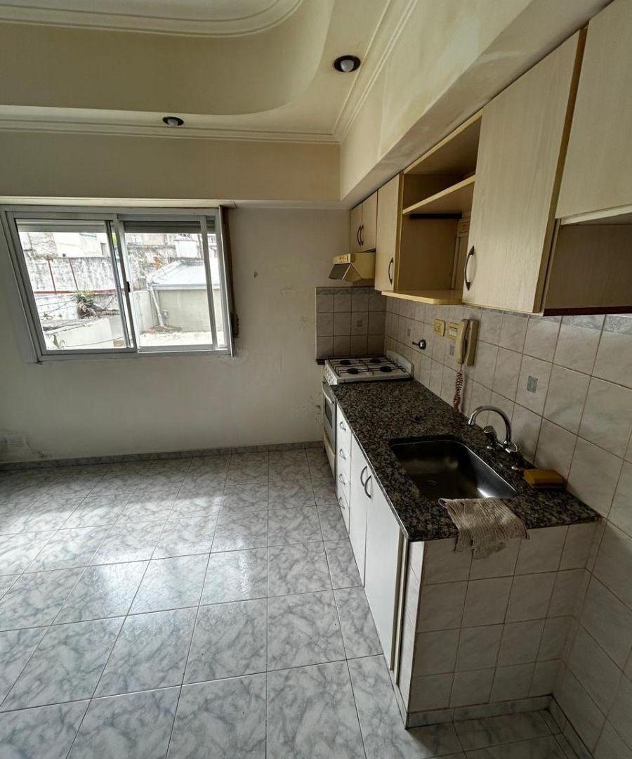 Foto de Departamento de 1 dormitorio y cochera, imagen 2