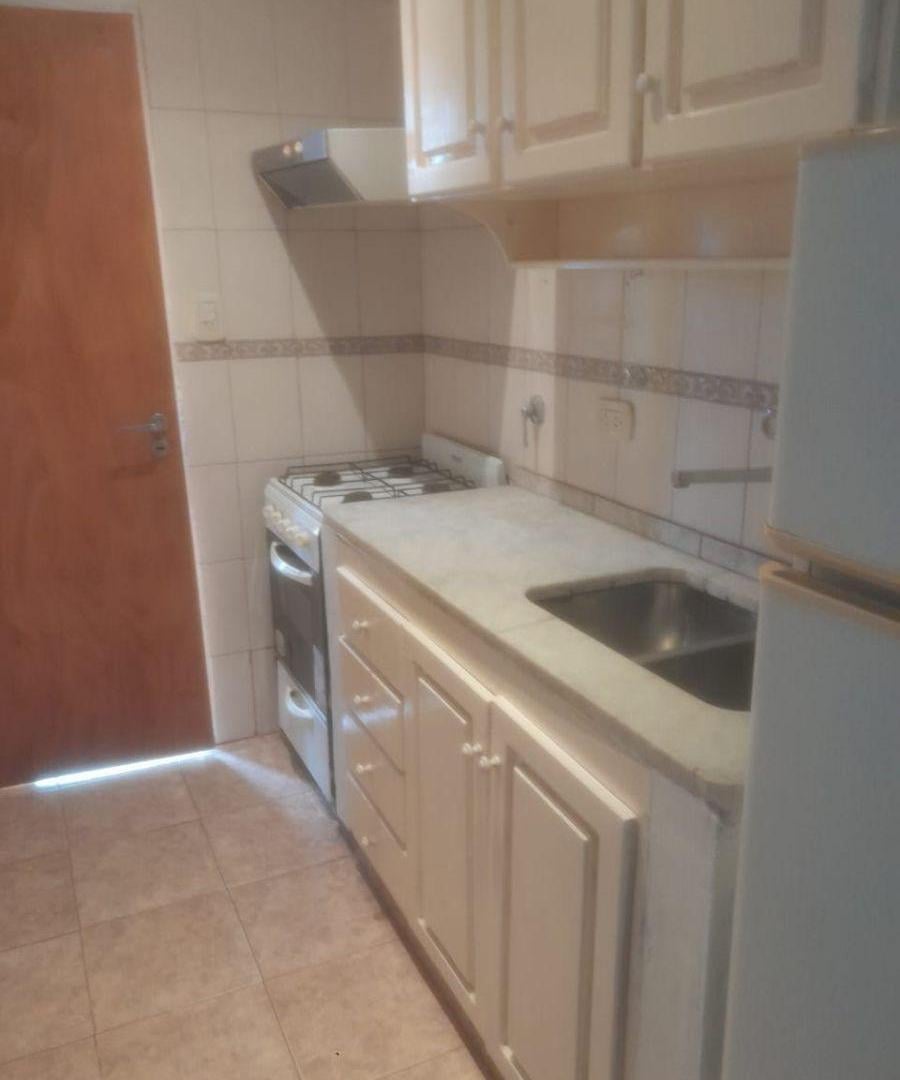 Foto de Depto de 1 dormitorio e/ 121 bis y 77, imagen 2