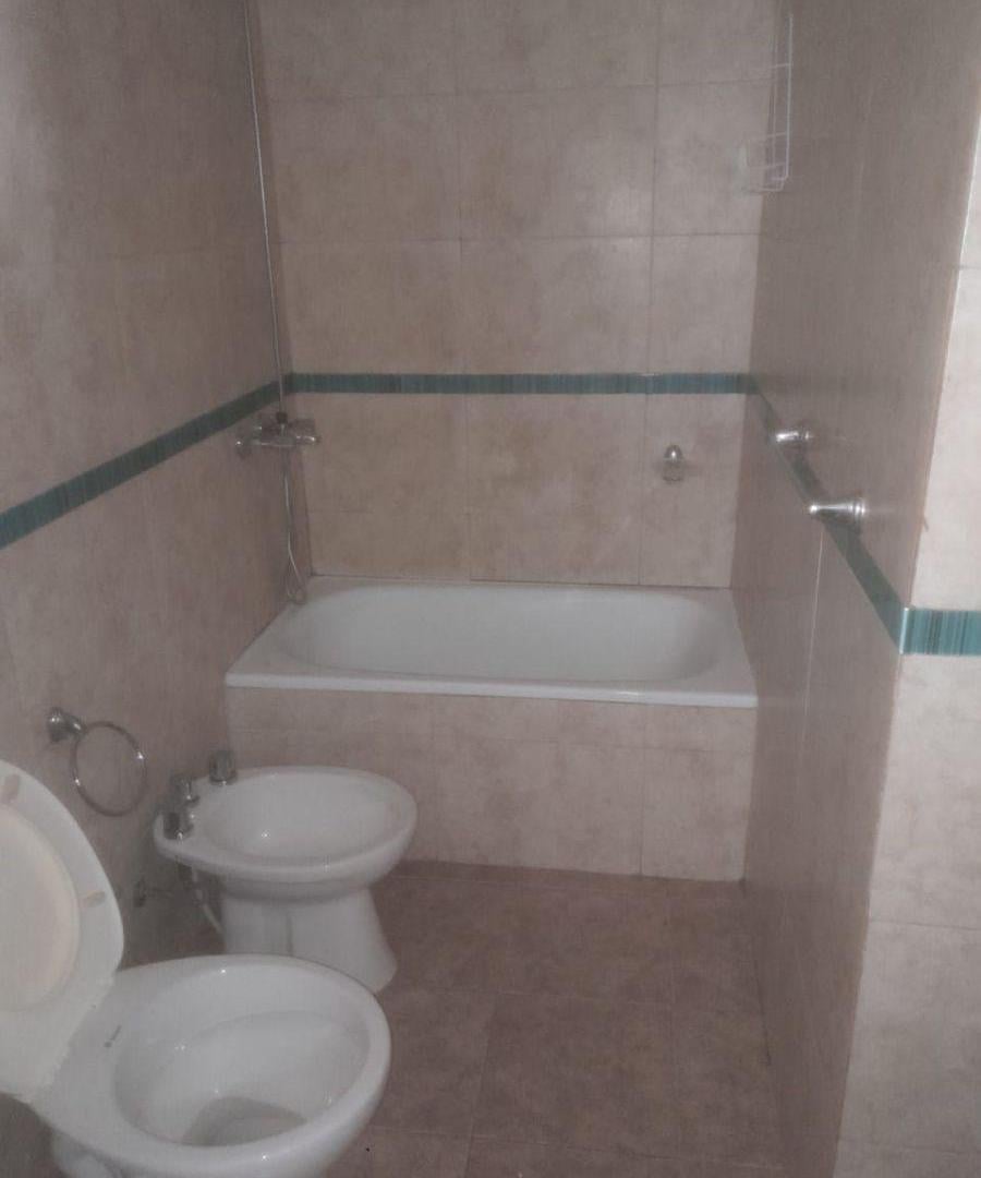 Foto de Depto de 1 dormitorio e/ 121 bis y 77, imagen 3