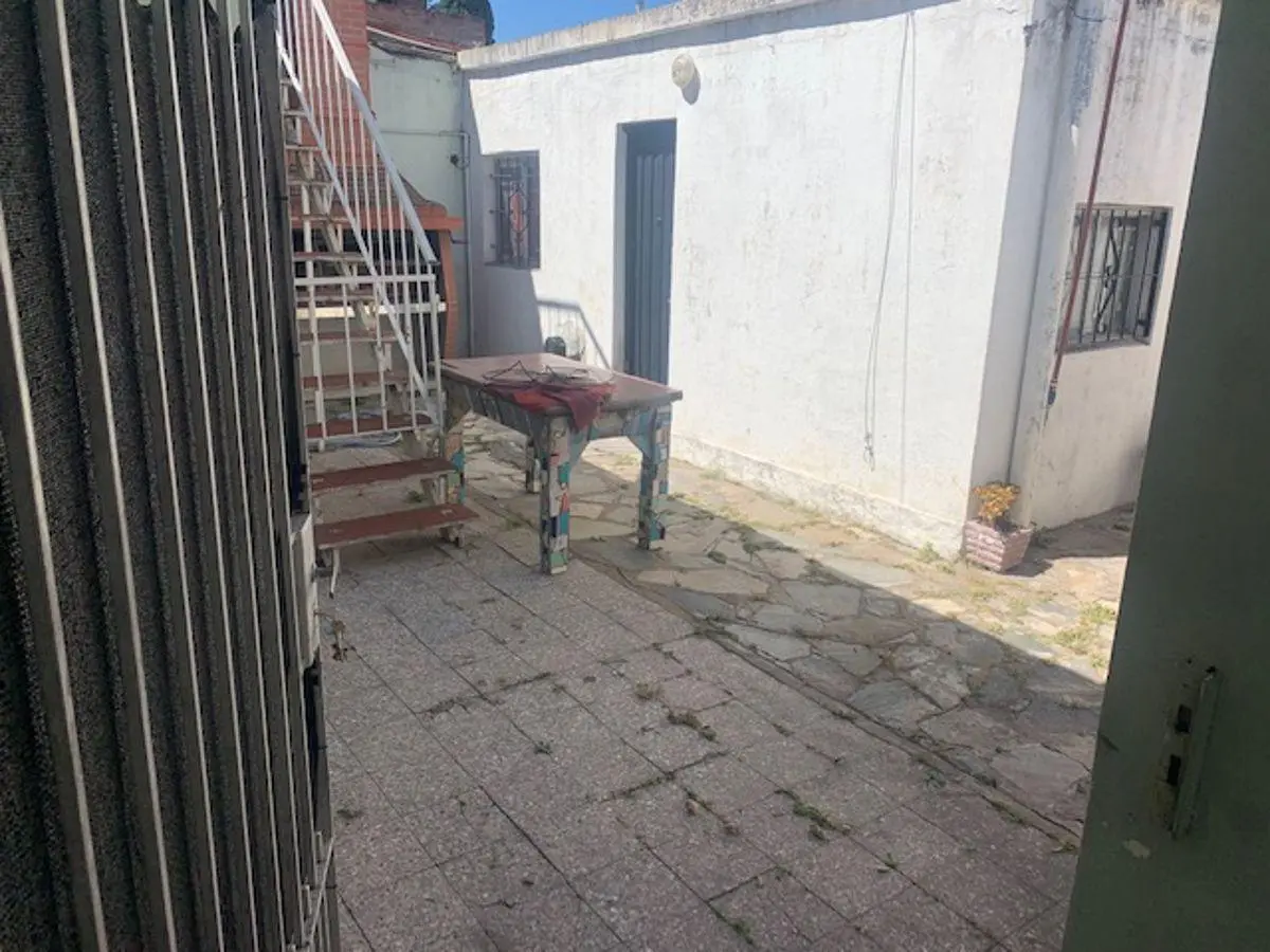Casa para reciclar en venta en Ramos Mejía 3