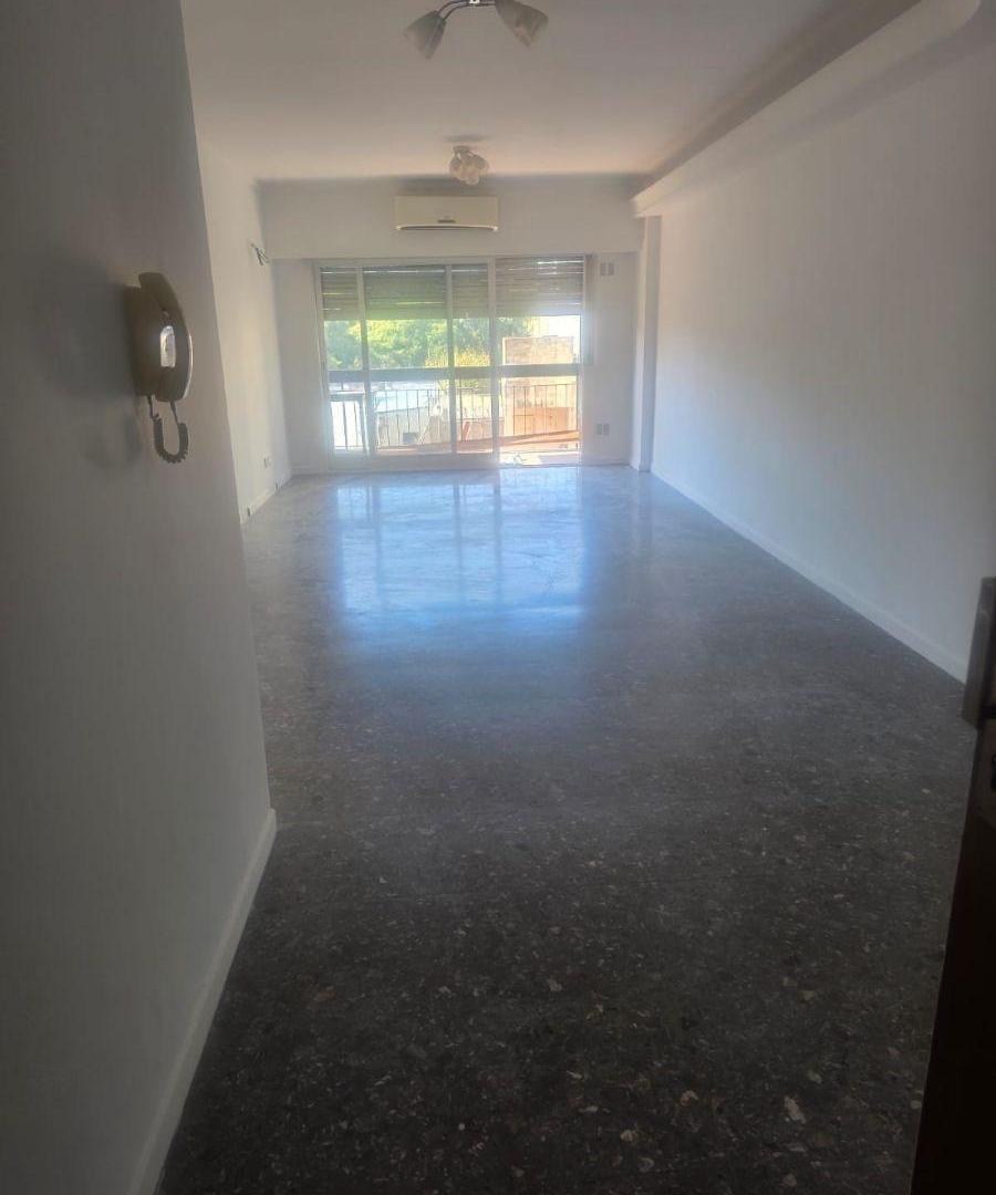Departamento de 93 m² con 4 habitaciones en Alquiler en Ramos Mejía