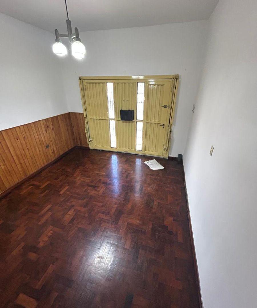 Foto de Casa con 1 dormitorio en alquiler en Lomas del Mirador, imagen 1