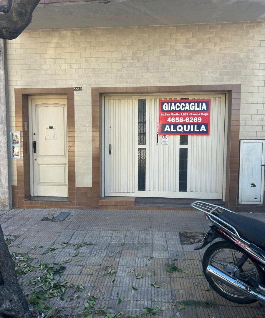 Foto de Casa con 1 dormitorio en alquiler en Lomas del Mirador, imagen 3