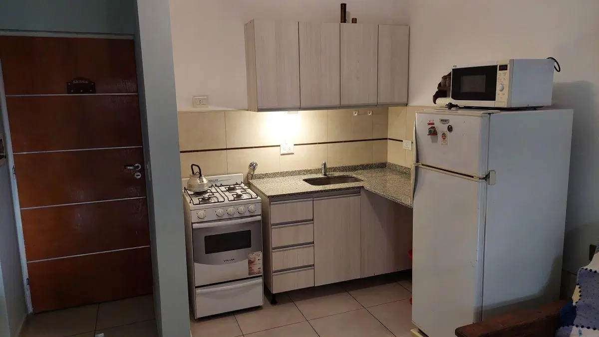 Alquiler anual departamento 1 dormitorio amoblado cochera pileta 5