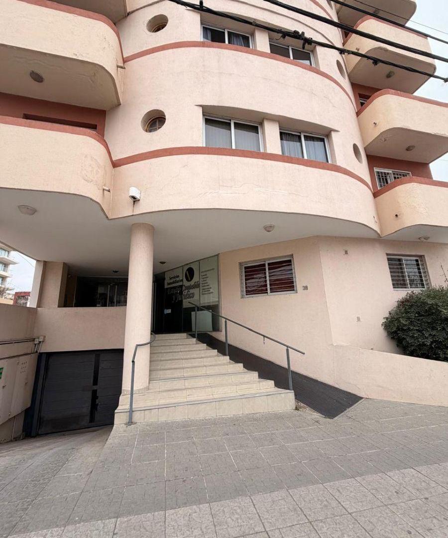 Foto de Alquiler anual oficina sin muebles centro Villa Carlos Paz, imagen 2