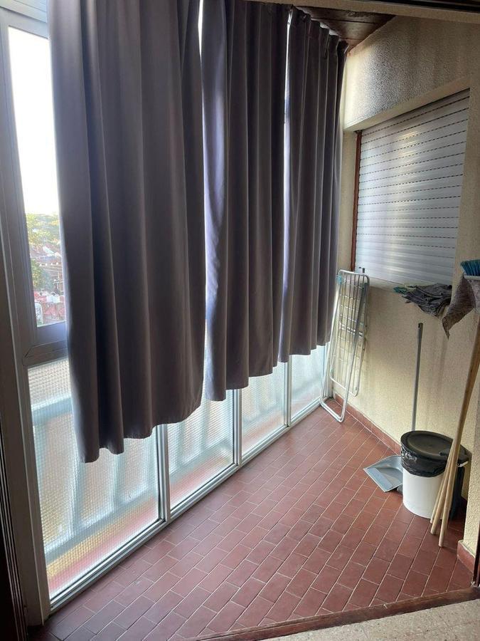 Foto de DEPARTAMENTO DE DOS AMBIENTES CON COCHERA CUBIERTA, imagen 3