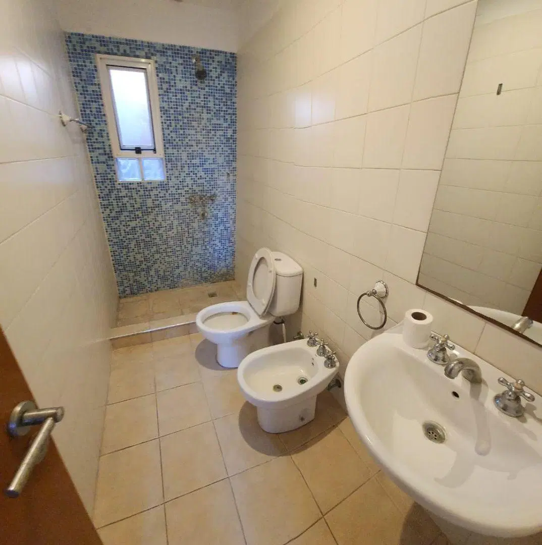 EXCELENTE DEPARTAMENTO DE 2 AMBIENTES CON BALCON A 2 CUADRAS ESTACION MERLO 2