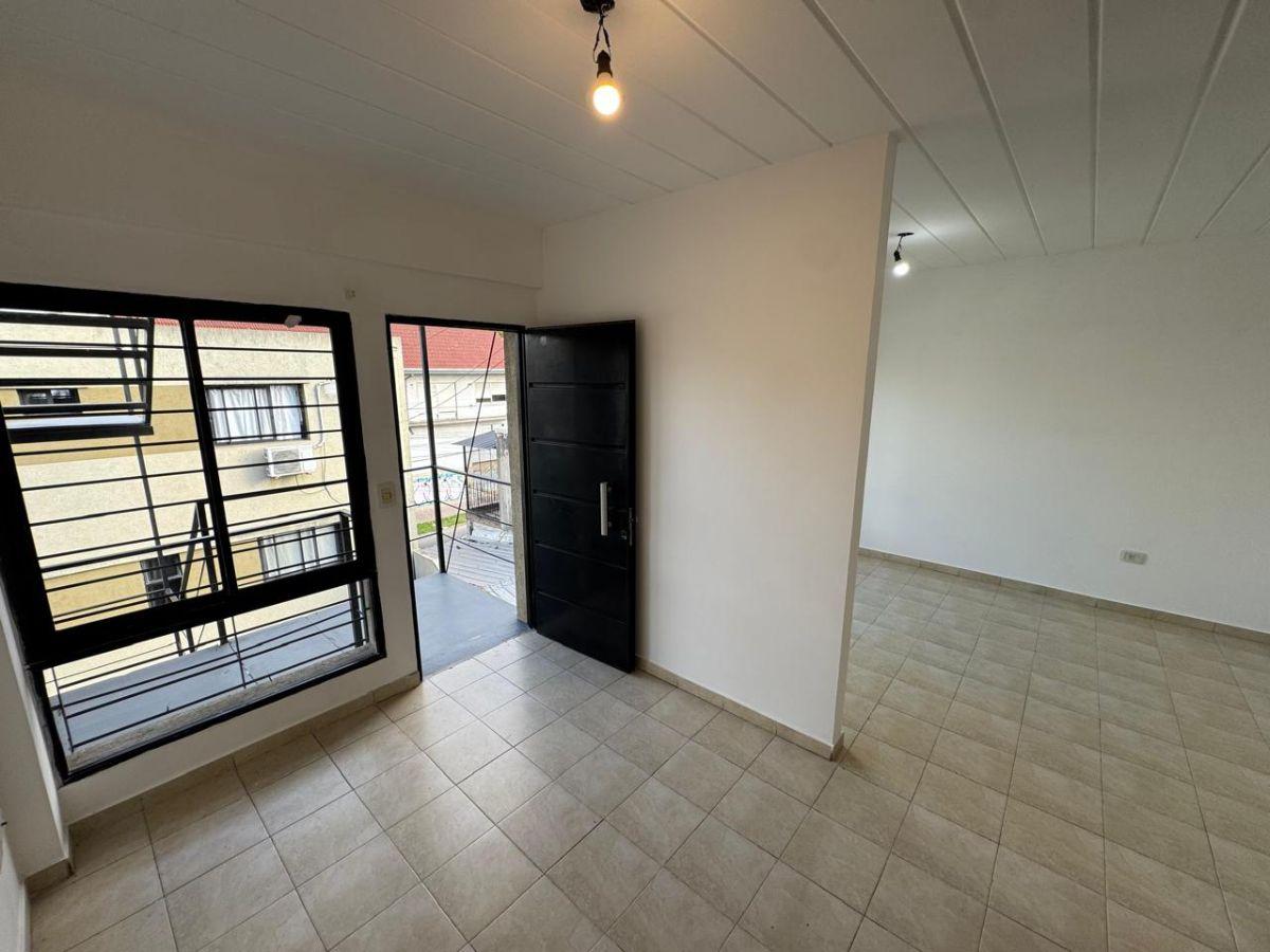 Foto de DEPARTAMENTO de 30 m² con 1 dormitorio en Berazategui CENTRO, imagen 1