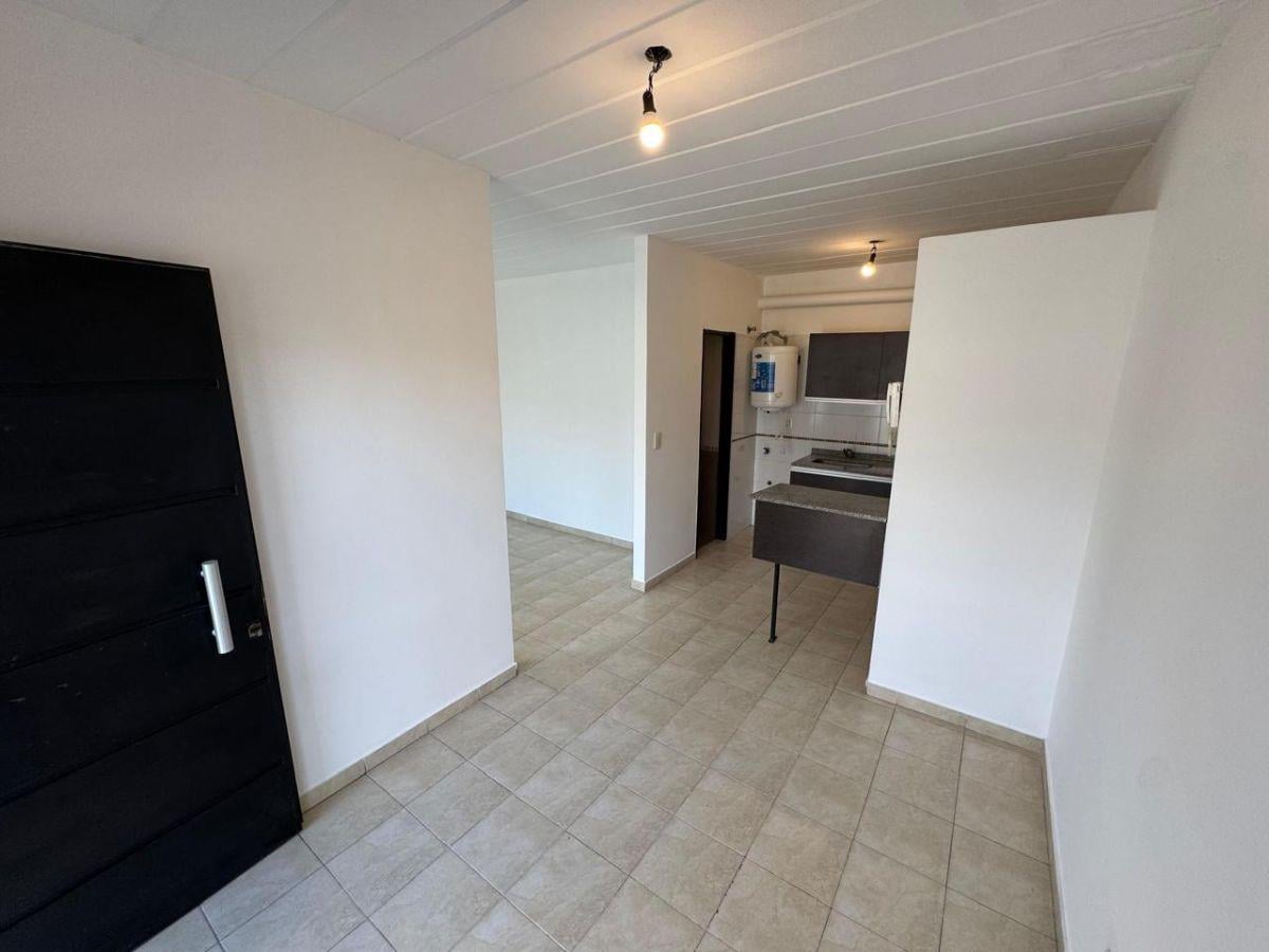 Foto de DEPARTAMENTO de 30 m² con 1 dormitorio en Berazategui CENTRO, imagen 4