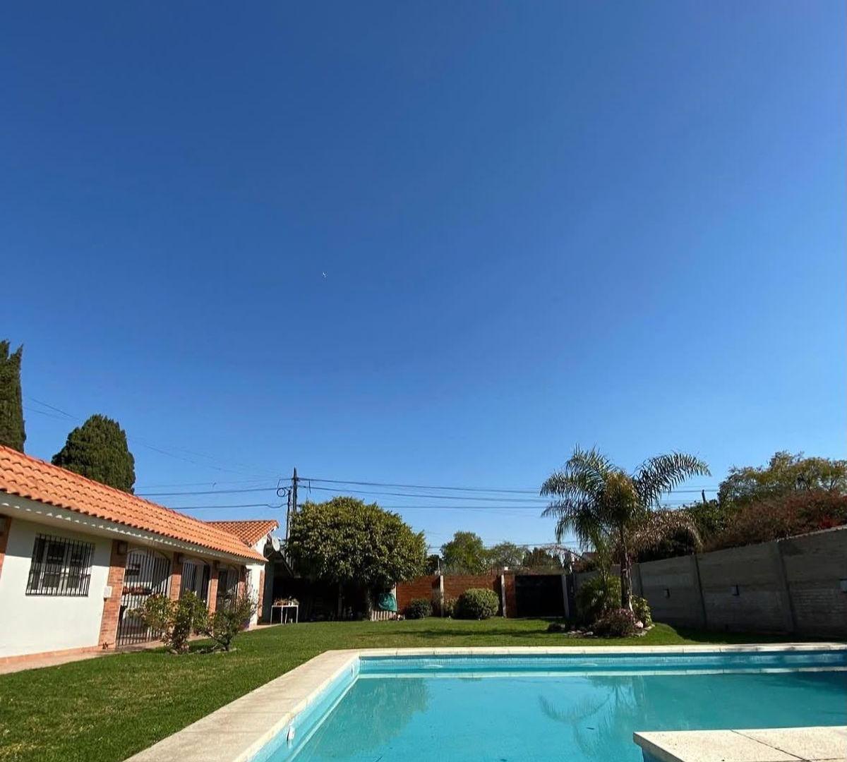 Foto de CASA QUINTA con 4 dormitorios PARQUE Y PILETA en venta en Ranelagh, imagen 1