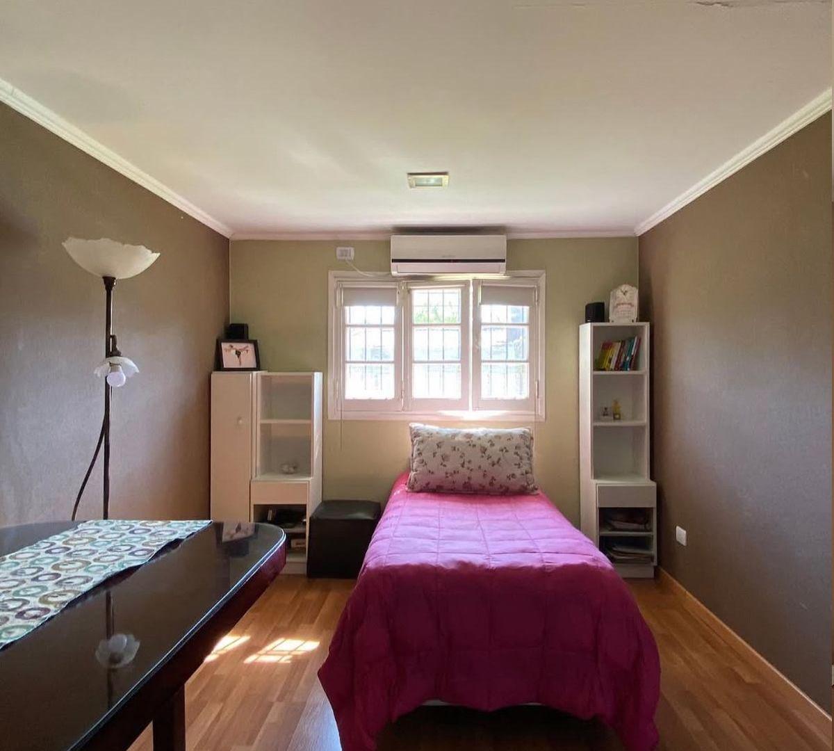 Foto de CASA QUINTA con 4 dormitorios PARQUE Y PILETA en venta en Ranelagh, imagen 4