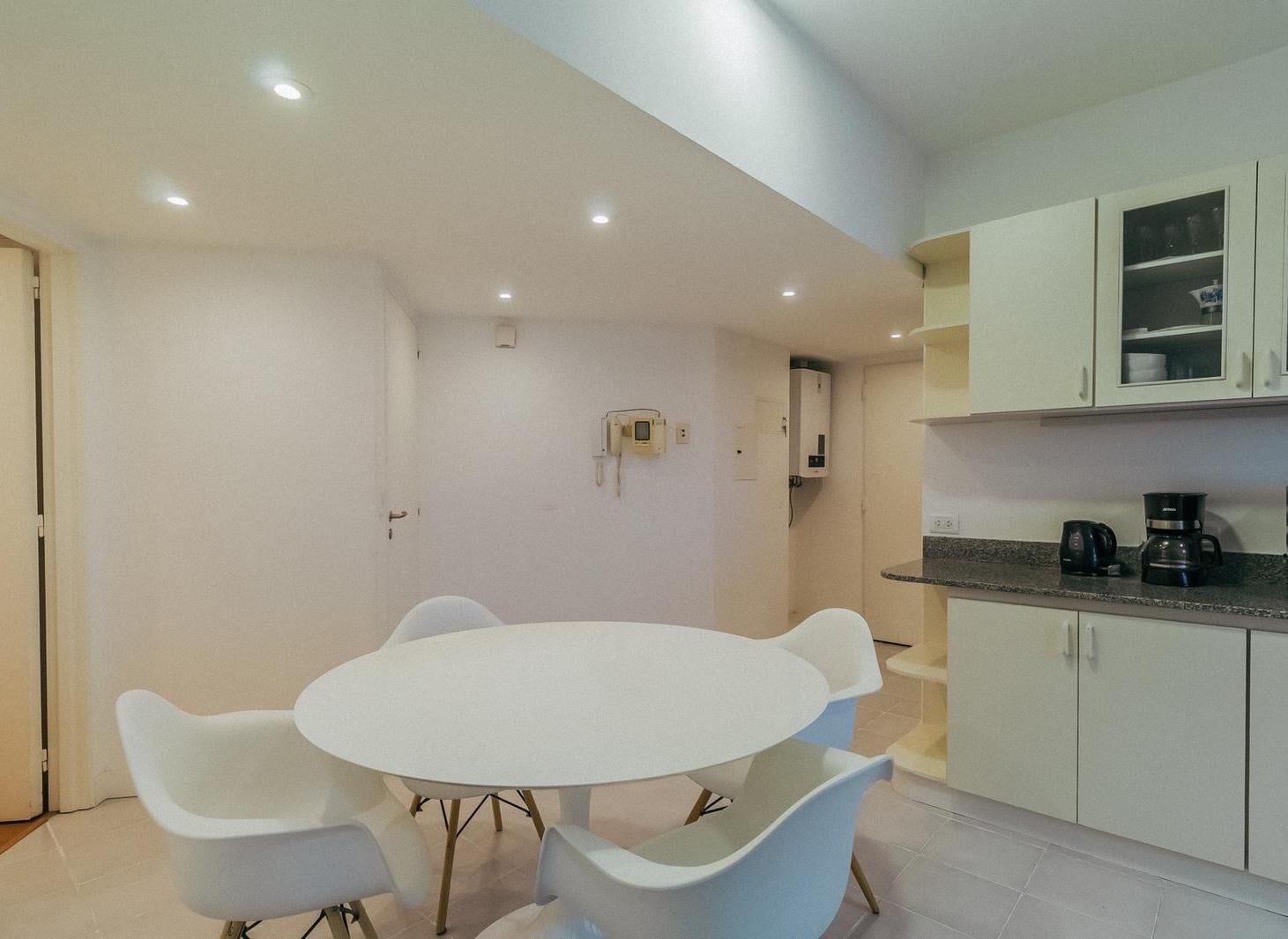 Foto de IMPECABLE APARTAMENTO Av. Del Libertador 7000 con tres dormitorios en, imagen 2