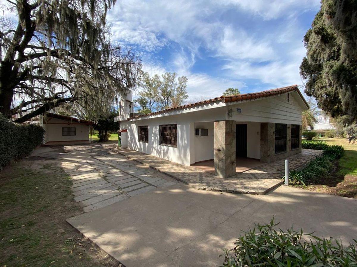 GRAN CASA EN VENTA EN VILLA LA RIVERA