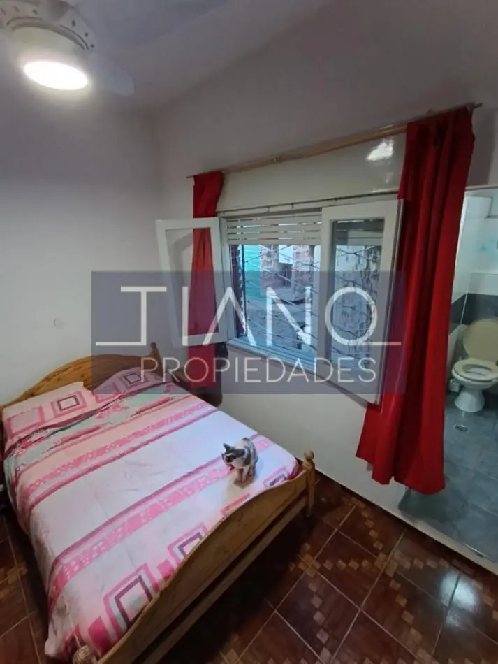 AMPLIA CASA de 3 ambientes + departamento 2 ambientes al frente VENTA EN BLOCK 4