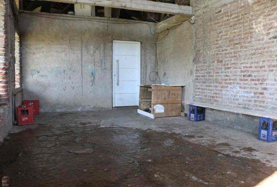Foto de Venta casa GUTIERREZ a refaccionar con amplio terreno, imagen 4