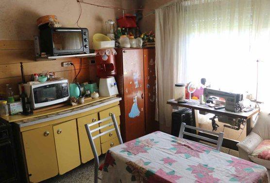 Foto de Venta casa GUTIERREZ a refaccionar con amplio terreno, imagen 5