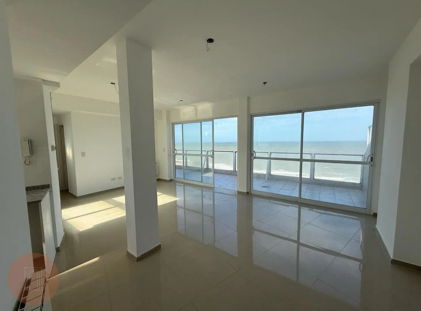 EN VENTA- Departamento de 2 ambientes con vista al mar 3