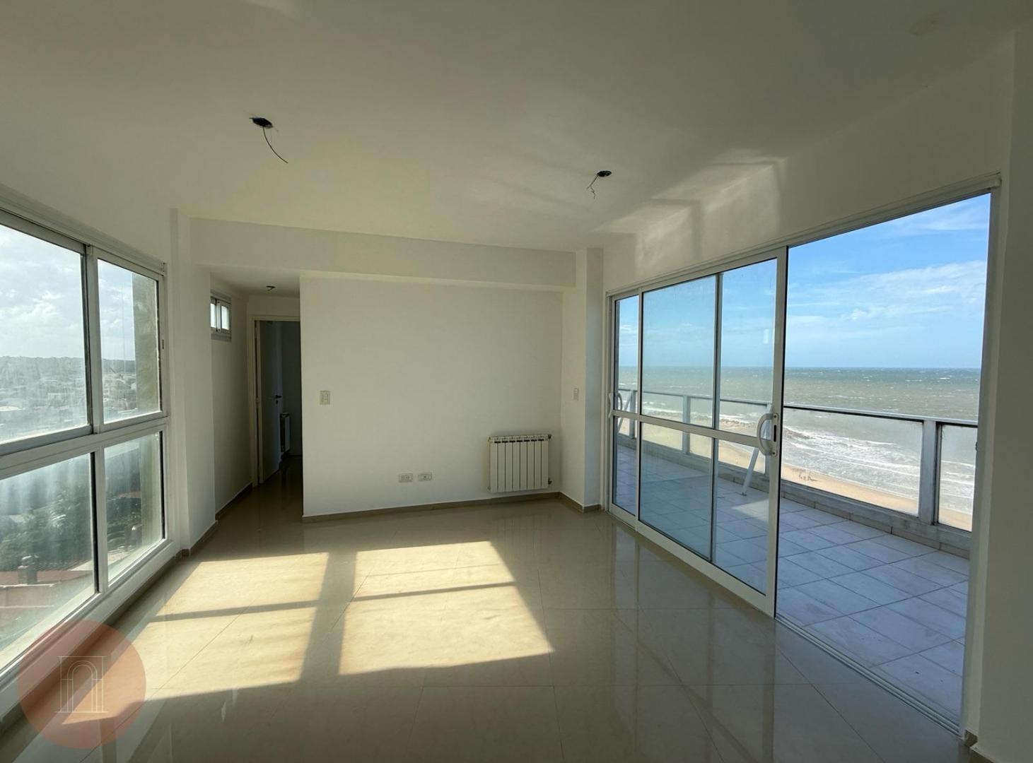 EN VENTA- Departamento de 2 ambientes con vista al mar