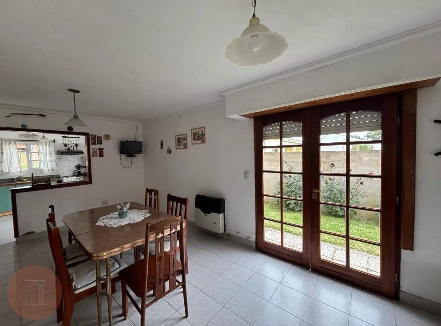 VENTA- Casa de 4 ambientes en punta mogotes 1